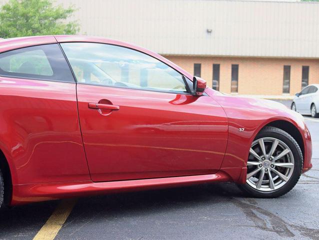 Photo of 2015 Venetian Ruby INFINITI Q60