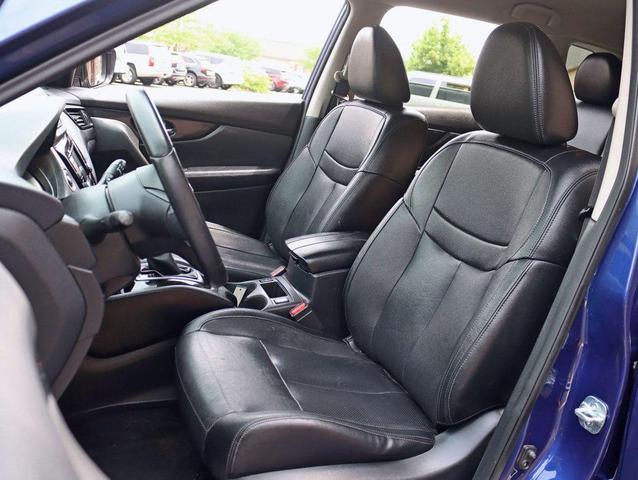 Photo of 2018 Caspian Blue Nissan Rogue