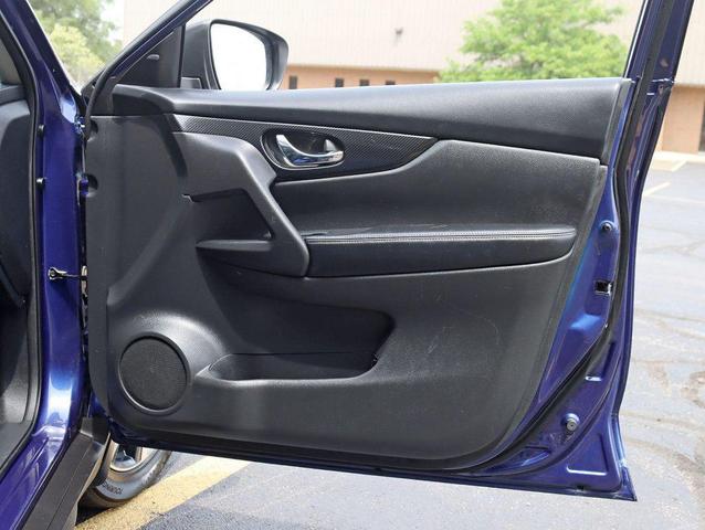 Photo of 2018 Caspian Blue Nissan Rogue