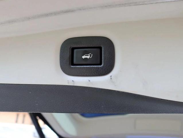Photo of 2018 Caspian Blue Nissan Rogue