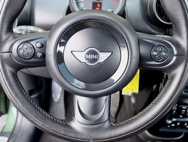 Photo of 2015 Jungle Green Metallic MINI Countryman