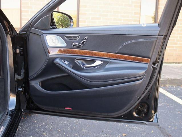 Photo of 2014 Black Mercedes-Benz S-Class