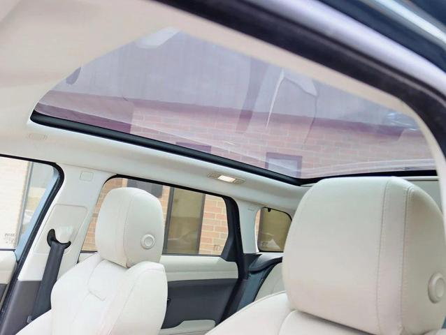 Photo of 2016 Aintree Green Metallic Land Rover Range Rover Evoque