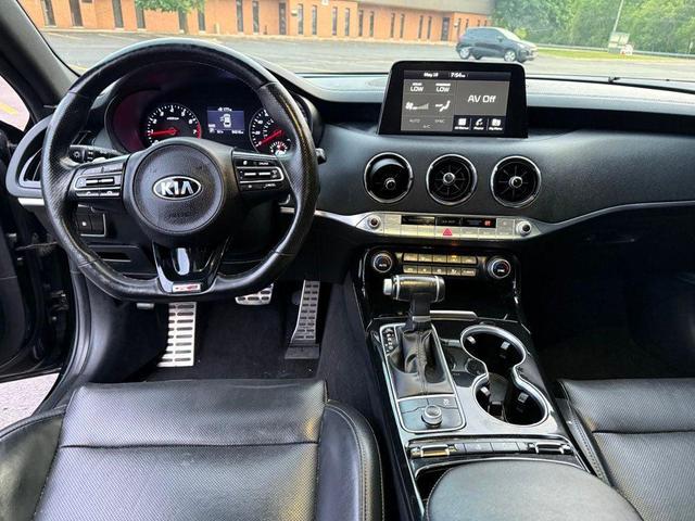 Photo of 2020 Aurora Black Kia Stinger