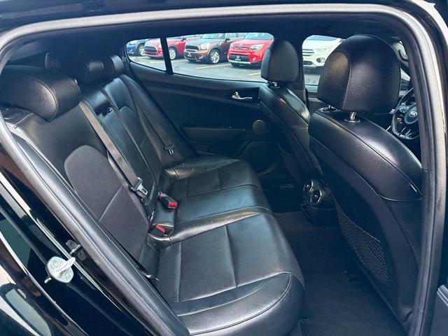 Photo of 2020 Aurora Black Kia Stinger
