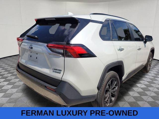 Photo of 2024 White Toyota RAV4