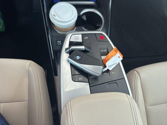 Photo of 2023 Alpine White BMW X1