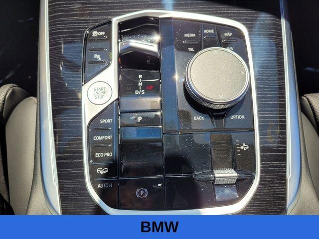 Photo of 2025 Brooklyn Grey Metallic BMW X7