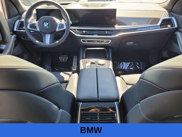 Photo of 2025 Brooklyn Grey Metallic BMW X7
