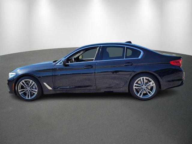Photo of 2019 Black Sapphire Metallic BMW 540
