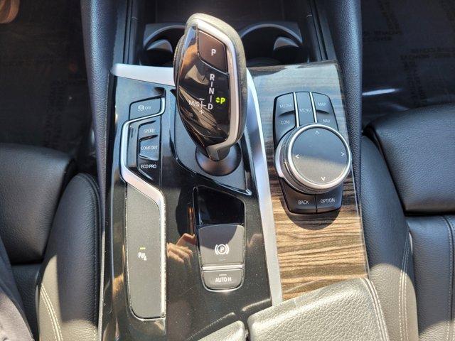 Photo of 2019 Black Sapphire Metallic BMW 540