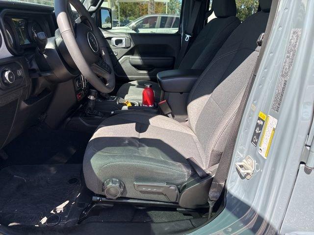 Photo of 2024 Anvil Clear Coat Jeep Wrangler