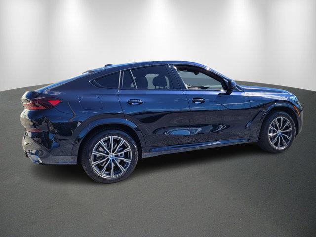 Photo of 2025 Carbon Black Metallic BMW X6