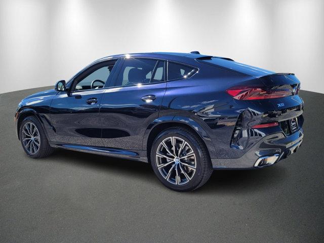 Photo of 2025 Carbon Black Metallic BMW X6
