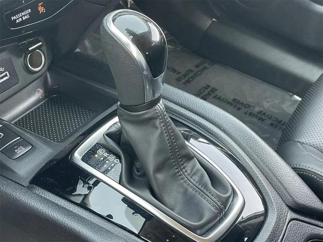 Photo of 2022 Pearl White Tricoat Nissan Rogue Sport