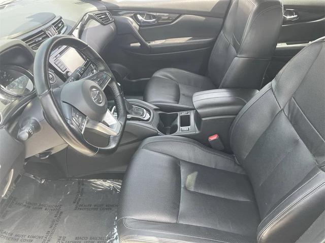 Photo of 2022 Pearl White Tricoat Nissan Rogue Sport