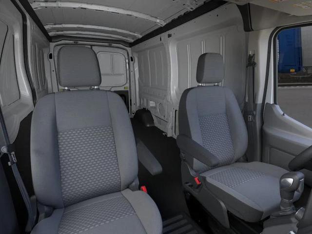 Photo of 2025 Oxford White Ford Transit-250