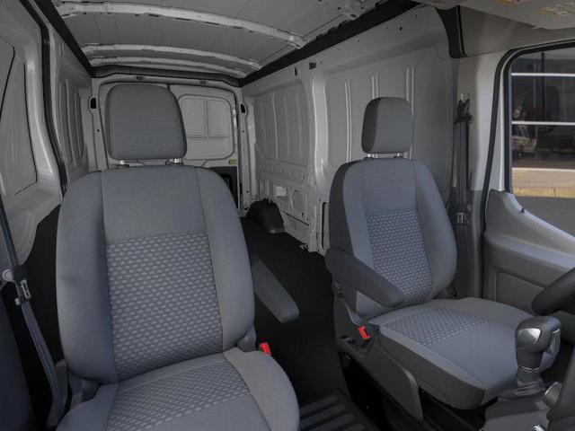 Photo of 2025 Oxford White Ford Transit-250