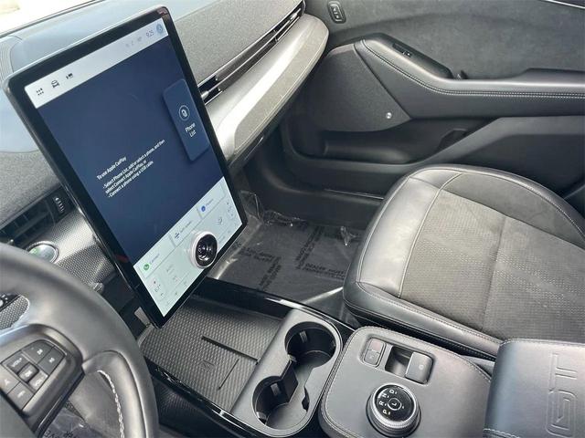 Photo of 2021 White Metallic Ford Mustang Mach-E