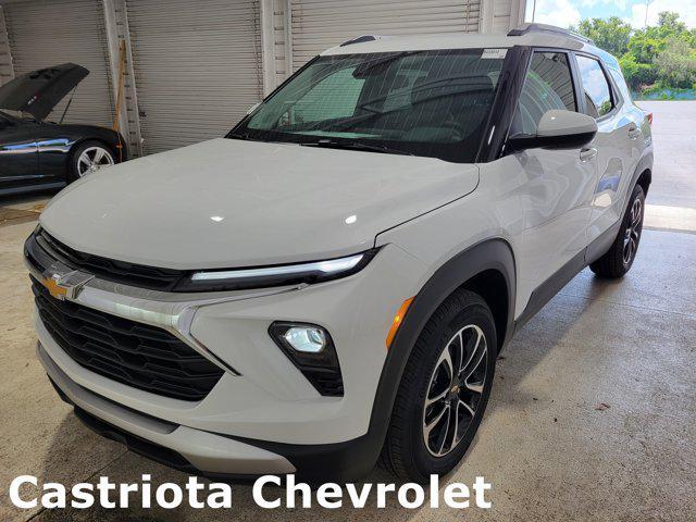 Photo of 2026 Summit White Chevrolet Trailblazer