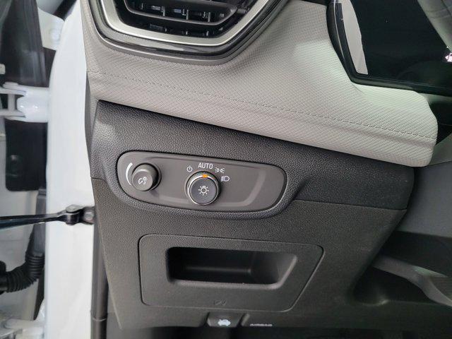 Photo of 2026 Summit White Chevrolet Trailblazer