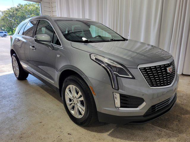 Photo of 2025 Argent Silver Metallic Cadillac XT5