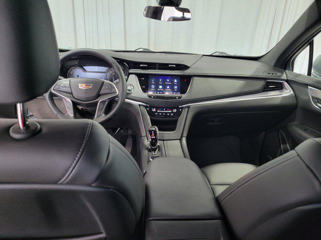 Photo of 2025 Argent Silver Metallic Cadillac XT5