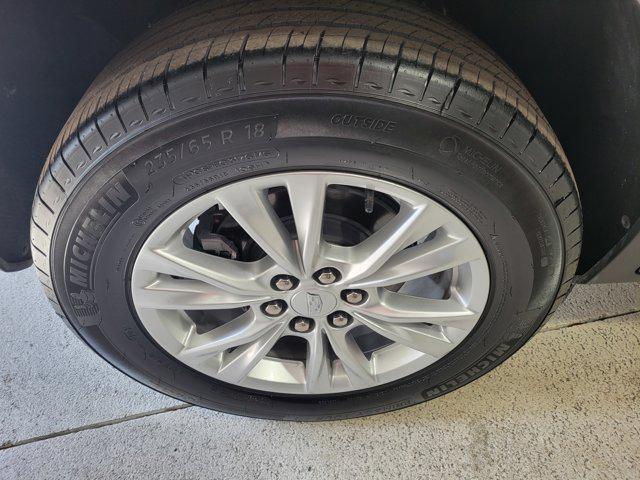 Photo of 2025 Argent Silver Metallic Cadillac XT5