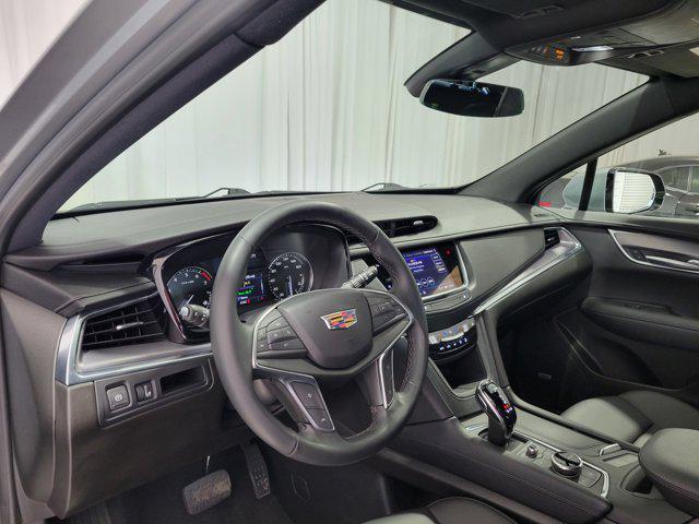 Photo of 2025 Argent Silver Metallic Cadillac XT5