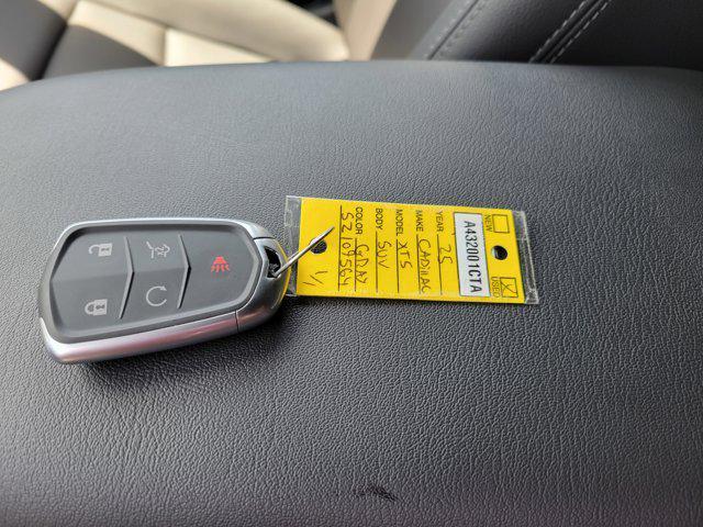 Photo of 2025 Argent Silver Metallic Cadillac XT5