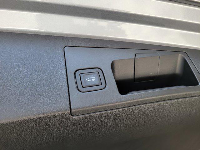 Photo of 2025 Argent Silver Metallic Cadillac XT5