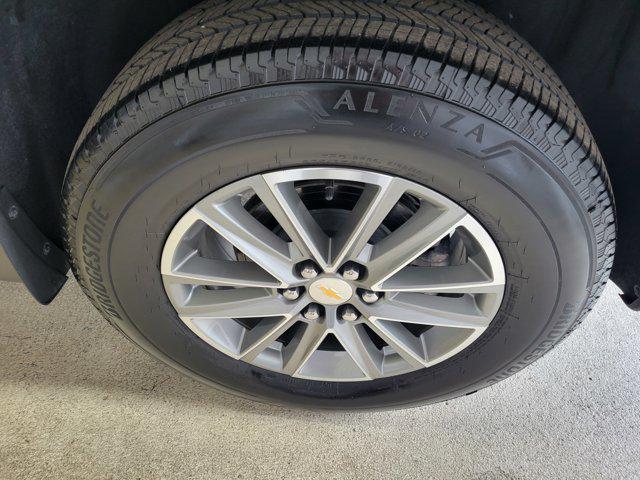 Photo of 2023 Black Cherry Metallic Chevrolet Traverse