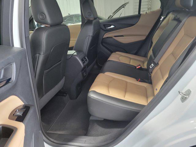 Photo of 2022 Summit White Chevrolet Equinox