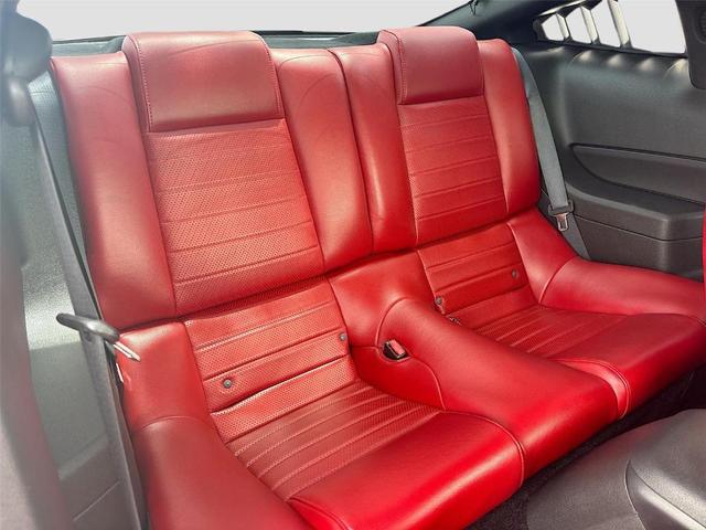 Photo of 2006 Satin Silver Metallic Ford Mustang