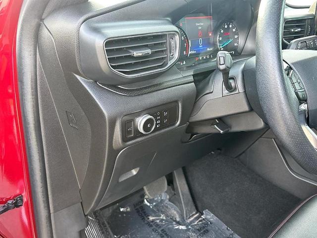 Photo of 2023 Rapid Red Metallic Tinted Clearcoat Ford Explorer