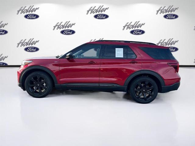 Photo of 2023 Rapid Red Metallic Tinted Clearcoat Ford Explorer