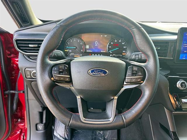 Photo of 2023 Rapid Red Metallic Tinted Clearcoat Ford Explorer
