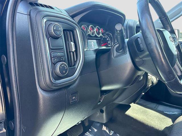 Photo of 2019 Black Chevrolet Silverado 1500