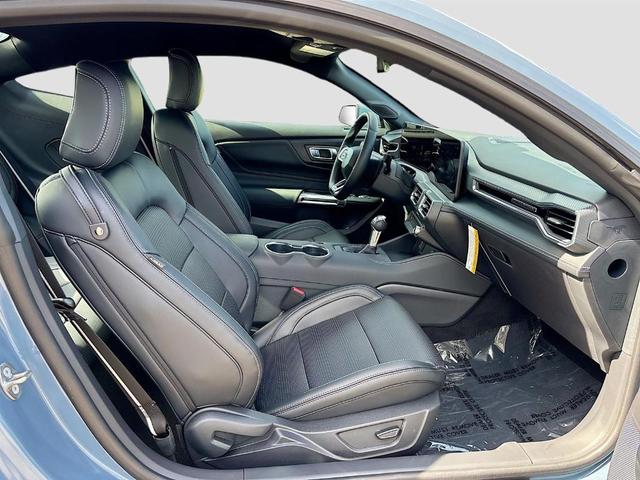 Photo of 2025 Vapor Blue Metallic Ford Mustang