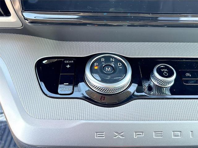 Photo of 2025 Agate Black Metallic Ford Expedition