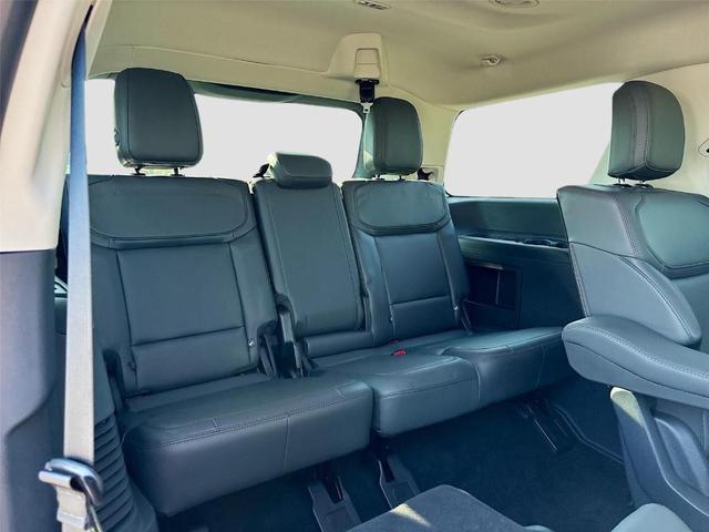 Photo of 2025 Agate Black Metallic Ford Expedition