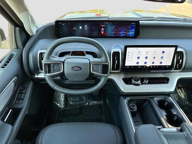 Photo of 2025 Agate Black Metallic Ford Expedition