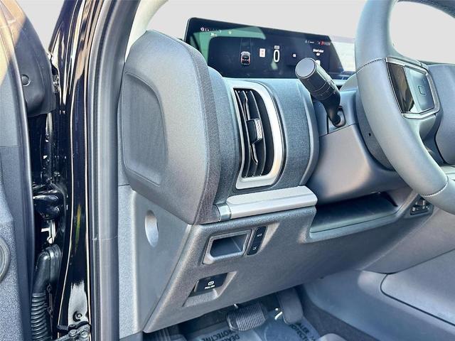 Photo of 2025 Agate Black Metallic Ford Expedition