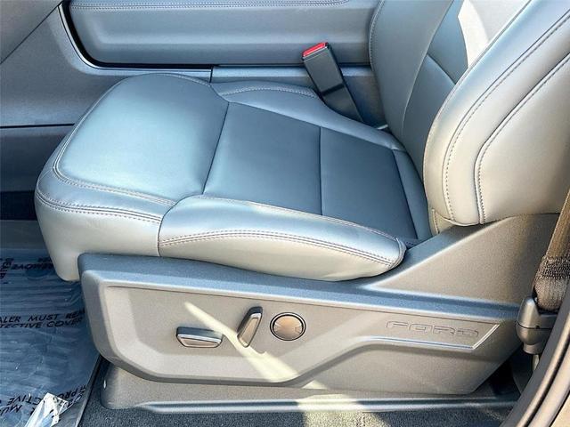 Photo of 2025 Agate Black Metallic Ford Expedition