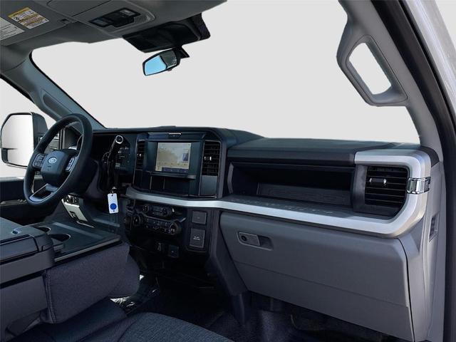Photo of 2025 Oxford White Ford F-350