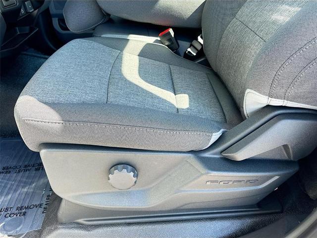 Photo of 2025 Oxford White Ford F-350