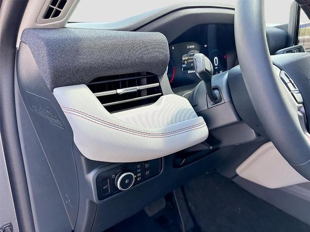 Photo of 2025 Carbonized Gray Metallic Ford Explorer