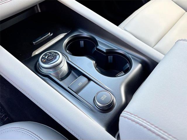 Photo of 2025 Carbonized Gray Metallic Ford Explorer
