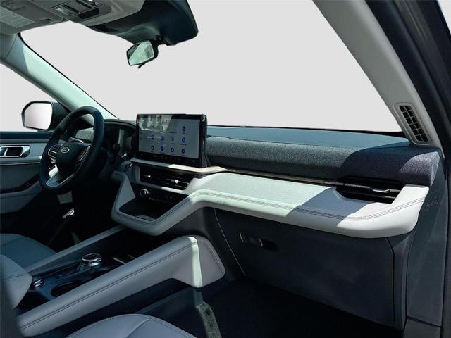 Photo of 2025 Carbonized Gray Metallic Ford Explorer
