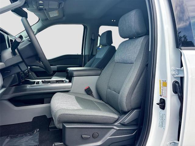 Photo of 2025 Oxford White Ford F-350